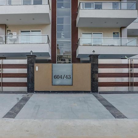 Hotel Collection O The Doors Near Appu Ghar Gurgaon Exterior foto