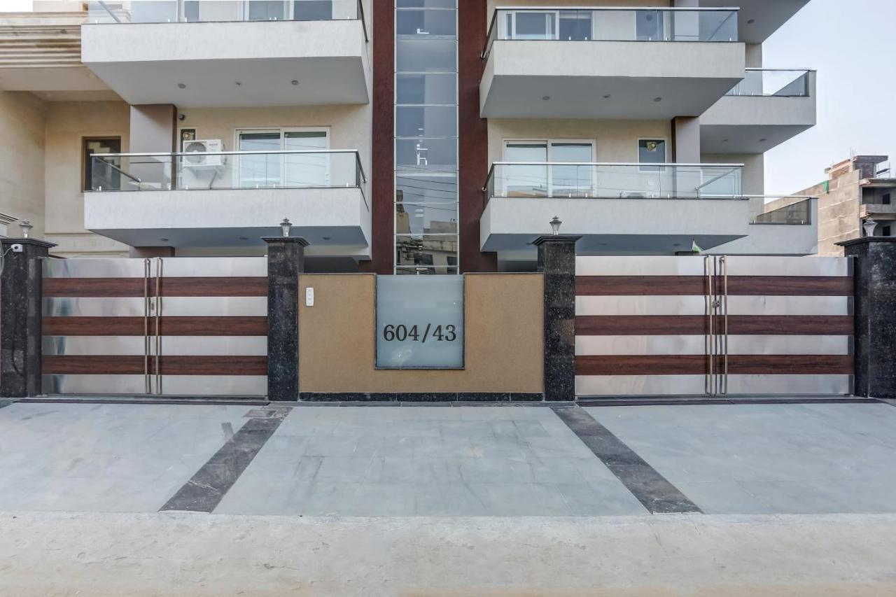 Hotel Collection O The Doors Near Appu Ghar Gurgaon Exterior foto