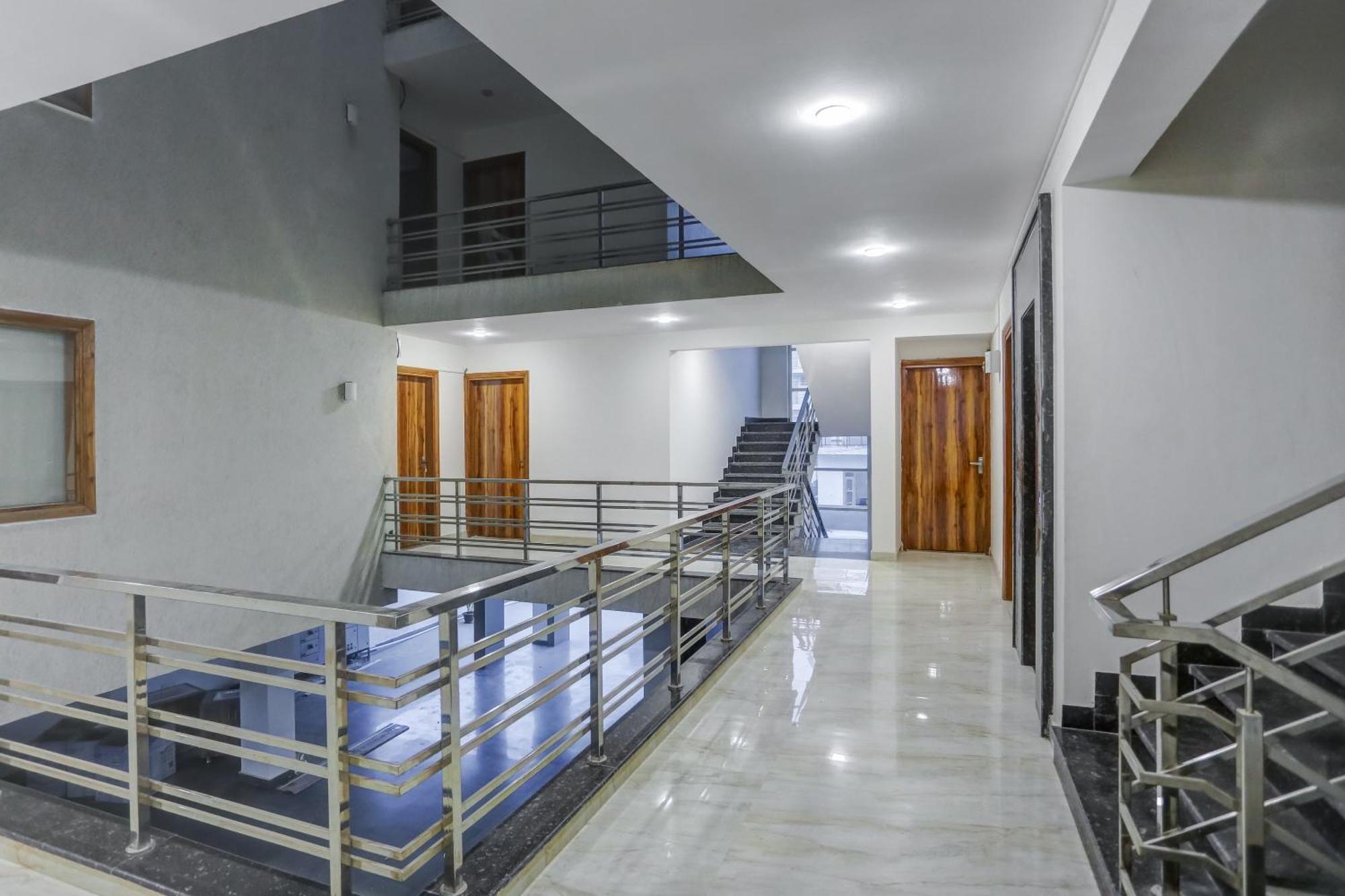 Hotel Collection O The Doors Near Appu Ghar Gurgaon Exterior foto