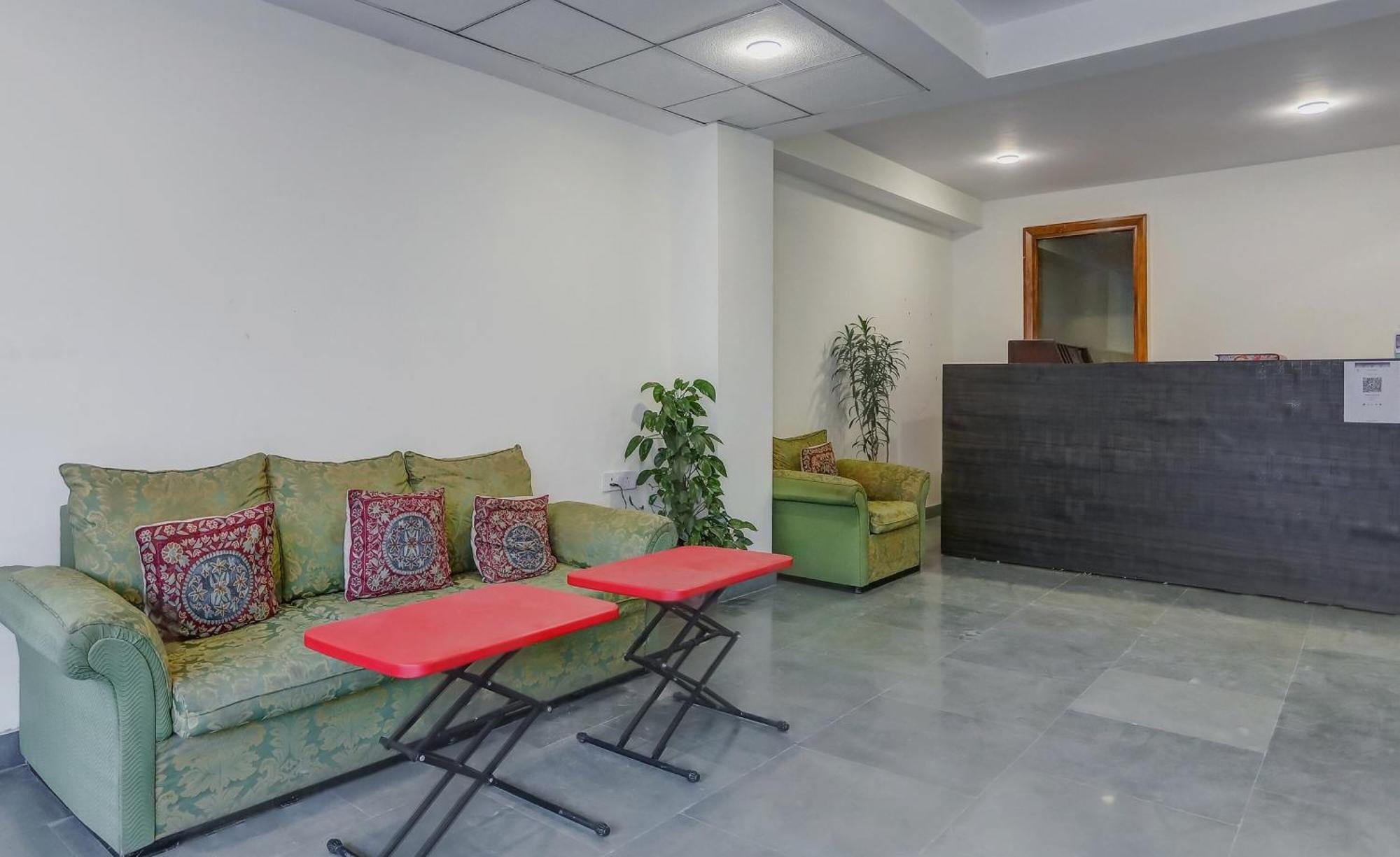 Hotel Collection O The Doors Near Appu Ghar Gurgaon Exterior foto