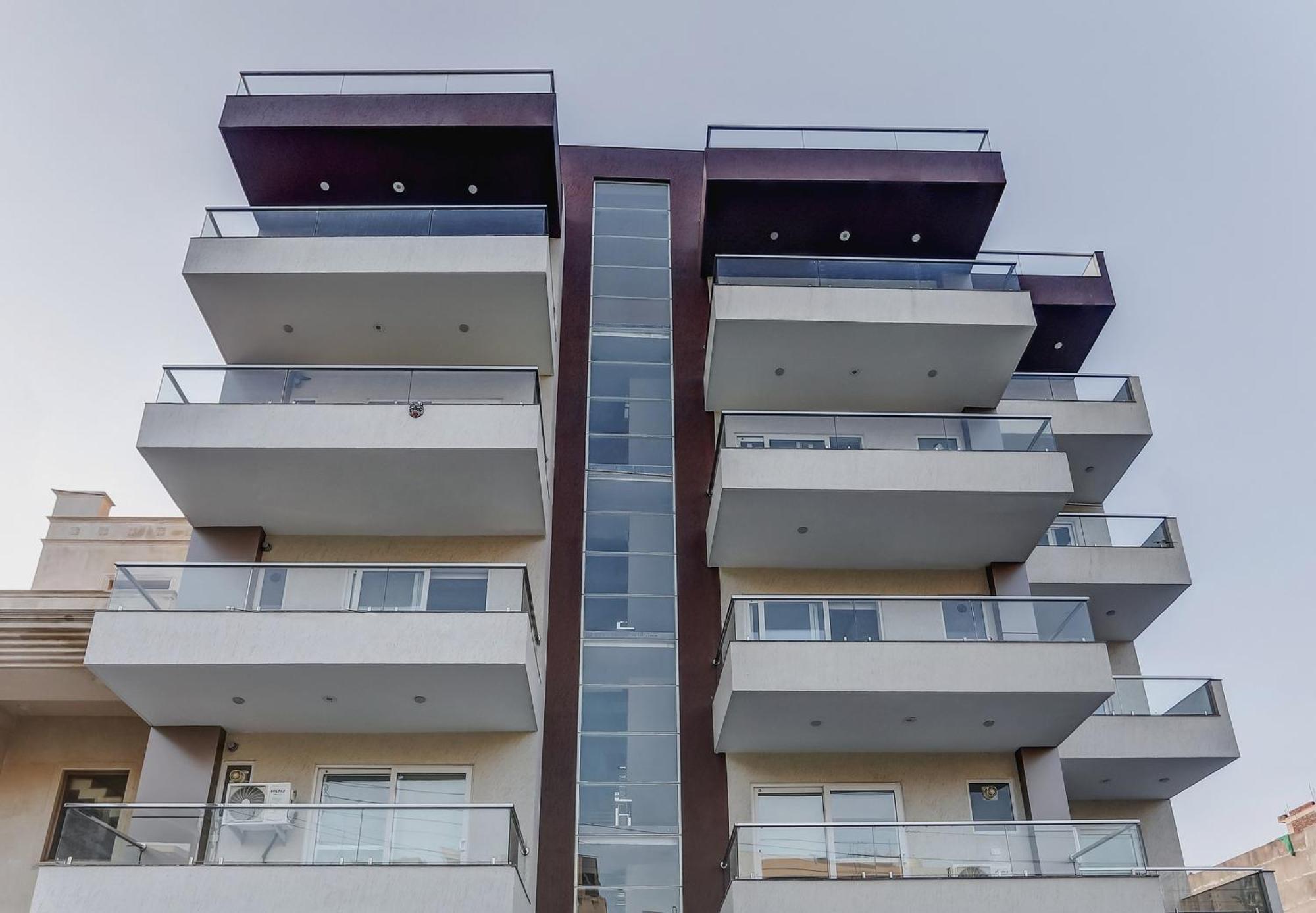Hotel Collection O The Doors Near Appu Ghar Gurgaon Exterior foto